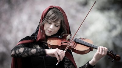 Phantom-lindsey-stirling-32673633-1920-1080