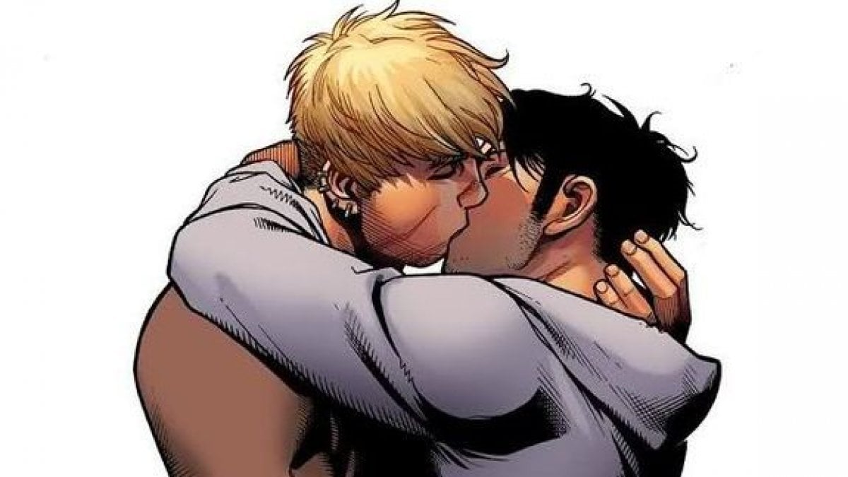 Marvel censura bacio