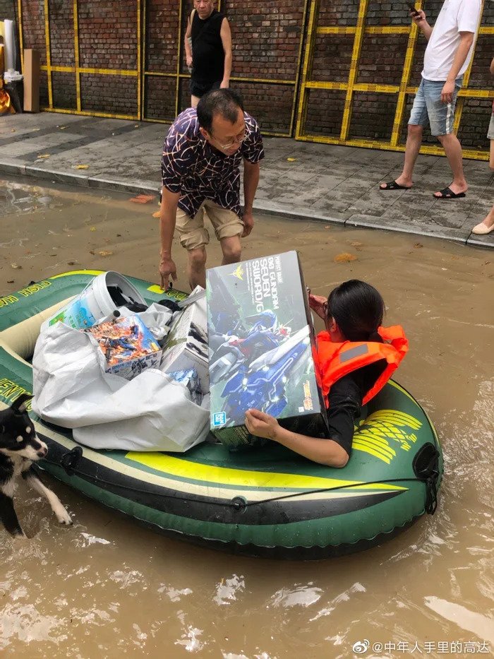 gundam action figure alluvione